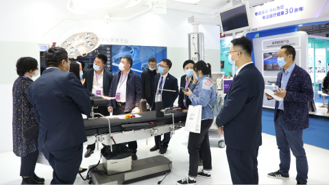 CMEF现场直击：星空综合官网携抗疫降魔四勇士亮相